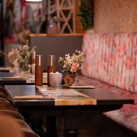 ホークスヘッド The Hive At Poppi-Red Bed & Breakfast エクステリア 写真