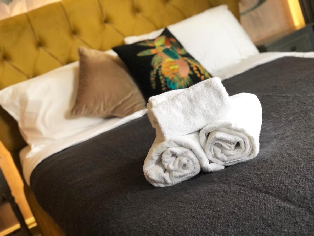 ホークスヘッド The Hive At Poppi-Red Bed & Breakfast エクステリア 写真